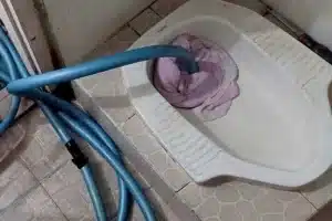 perbaikan wc mampet