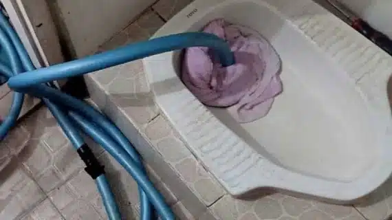 perbaikan wc mampet